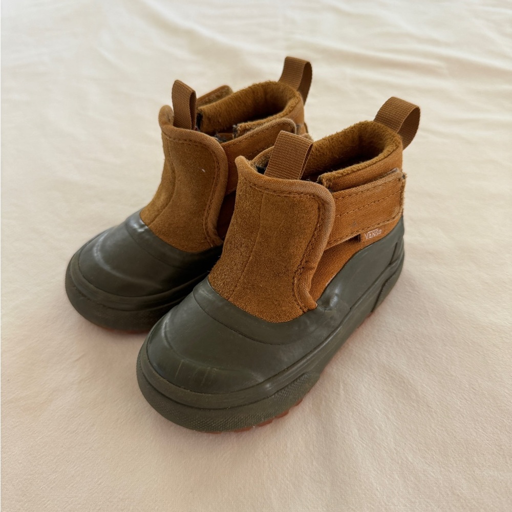 Vans Kids Green & Tan Slip-On Hi Terrain Little Kids Boots - size 6 toddler